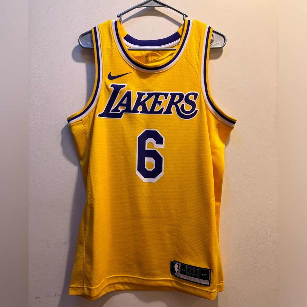 Nike Los Angeles Lakers Lebron James Gold #6 Swingman Jersey